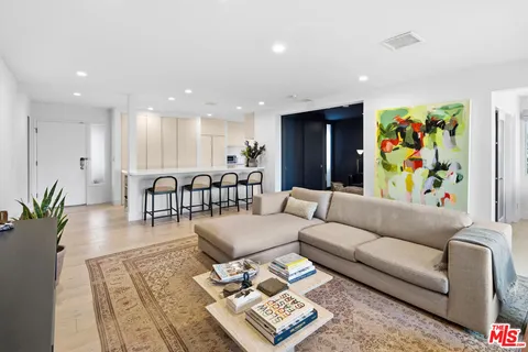 $1,895,000 | 930 California Avenue, Unit 301, Santa Monica, CA 90403