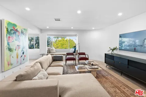 $1,895,000 | 930 California Avenue, Unit 301, Santa Monica, CA 90403