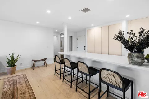 $1,895,000 | 930 California Avenue, Unit 301, Santa Monica, CA 90403