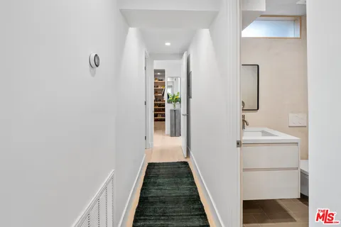 $1,895,000 | 930 California Avenue, Unit 301, Santa Monica, CA 90403