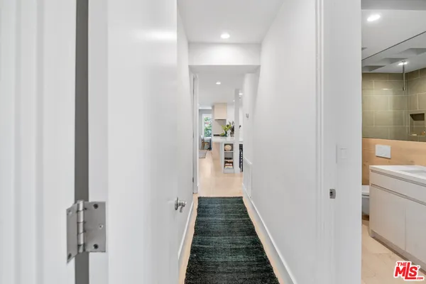 $1,895,000 | 930 California Avenue, Unit 301, Santa Monica, CA 90403