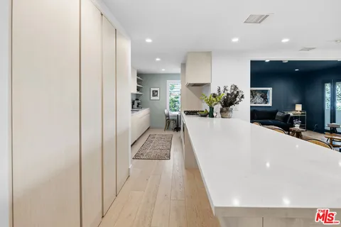 $1,895,000 | 930 California Avenue, Unit 301, Santa Monica, CA 90403