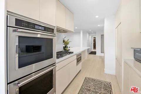 $1,895,000 | 930 California Avenue, Unit 301, Santa Monica, CA 90403