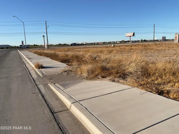 $186,809 | 4389 East 31st Place, Yuma, AZ 85365