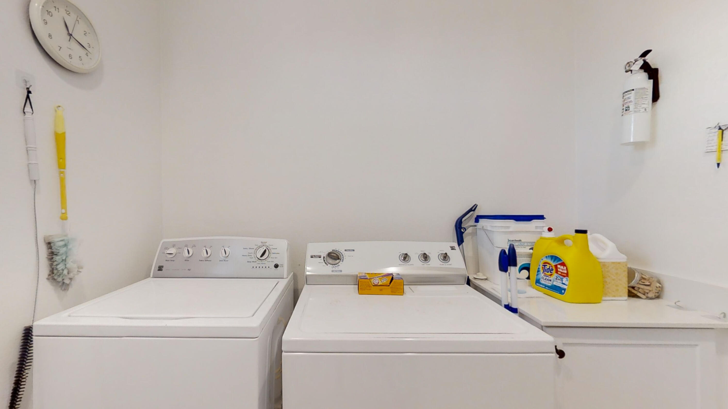 17126 Blue Lake Court Riverside, CA 92503 - Photo 25 of 75 a utility room with dryer and washer
