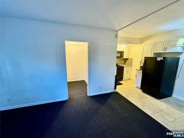 $1,455 | 411 Park Avenue, Unit 2J | Midtown East