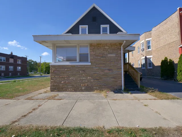 $200,000 | 572 Douglas Avenue, Calumet City, IL 60409