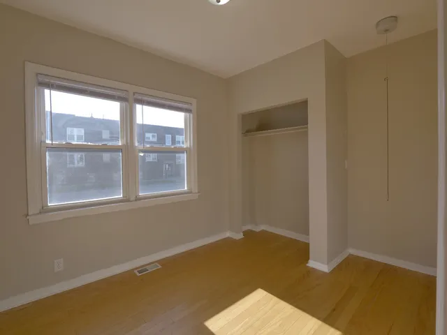 $200,000 | 572 Douglas Avenue, Calumet City, IL 60409