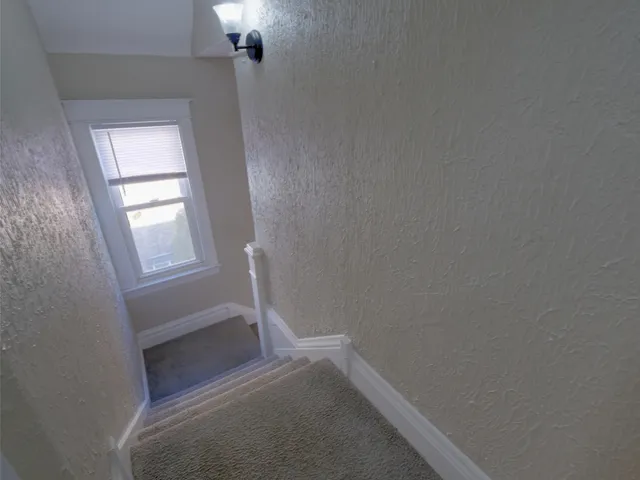 $200,000 | 572 Douglas Avenue, Calumet City, IL 60409