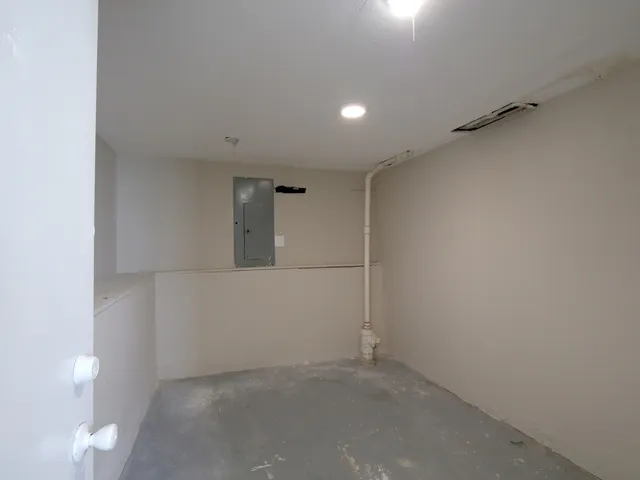 $200,000 | 572 Douglas Avenue, Calumet City, IL 60409