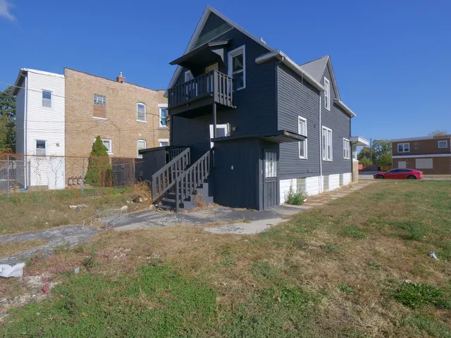 $200,000 | 572 Douglas Avenue, Calumet City, IL 60409