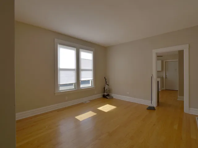 $200,000 | 572 Douglas Avenue, Calumet City, IL 60409