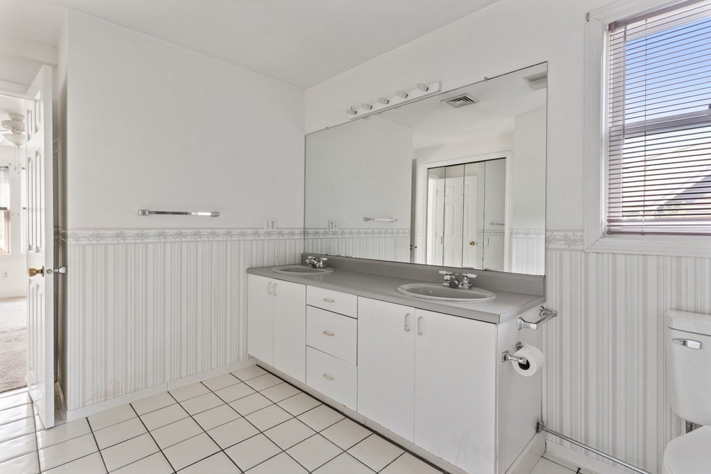 29 Ledgebrook Drive, Unit 29 Blackstone, MA 01504 - Photo 20 of 38