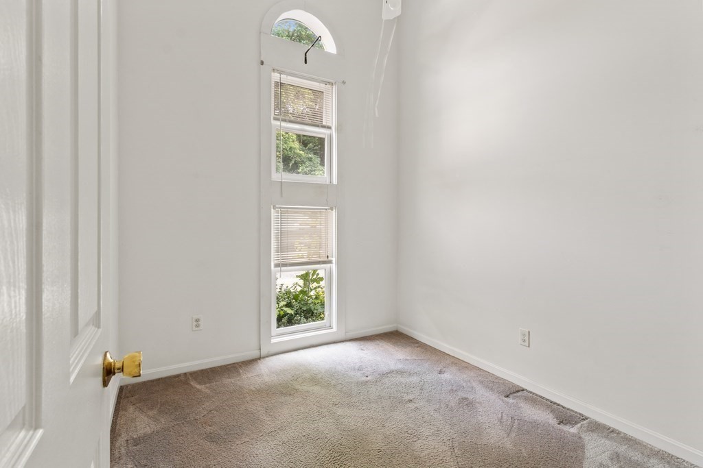 29 Ledgebrook Drive, Unit 29 Blackstone, MA 01504 - Photo 24 of 38