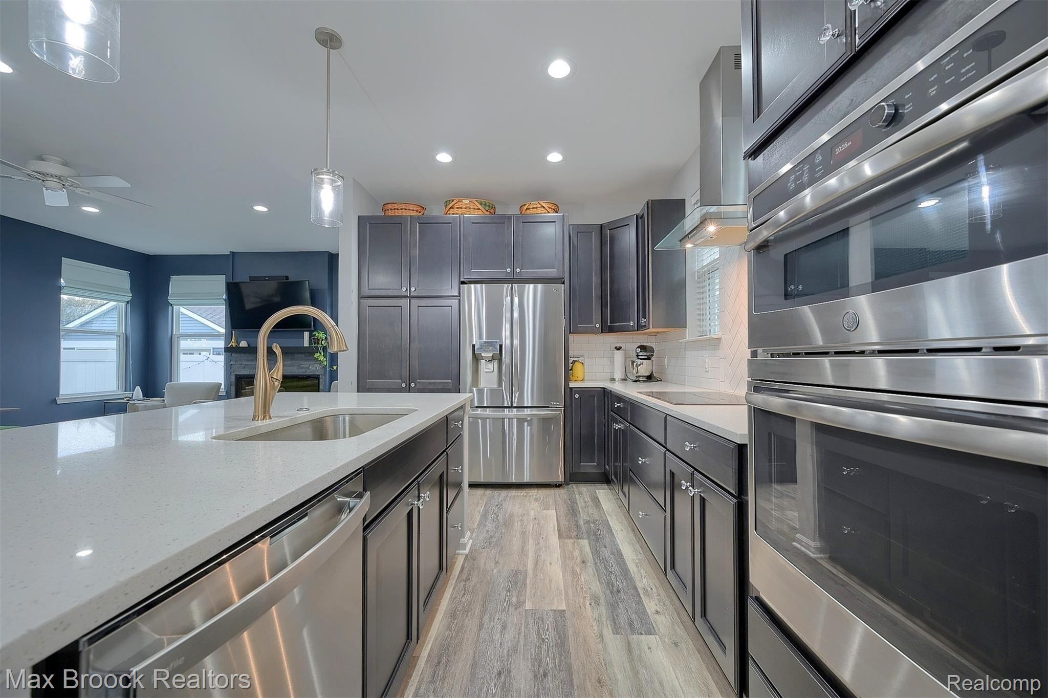4211 Kent Road Royal Oak, MI 48073 - Photo 8 of 28 4211 Kent Kitchen II.jpg