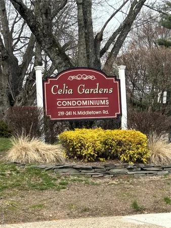 $395,000 | 225 North Middletown Road, Unit J, Pearl River, NY 10965