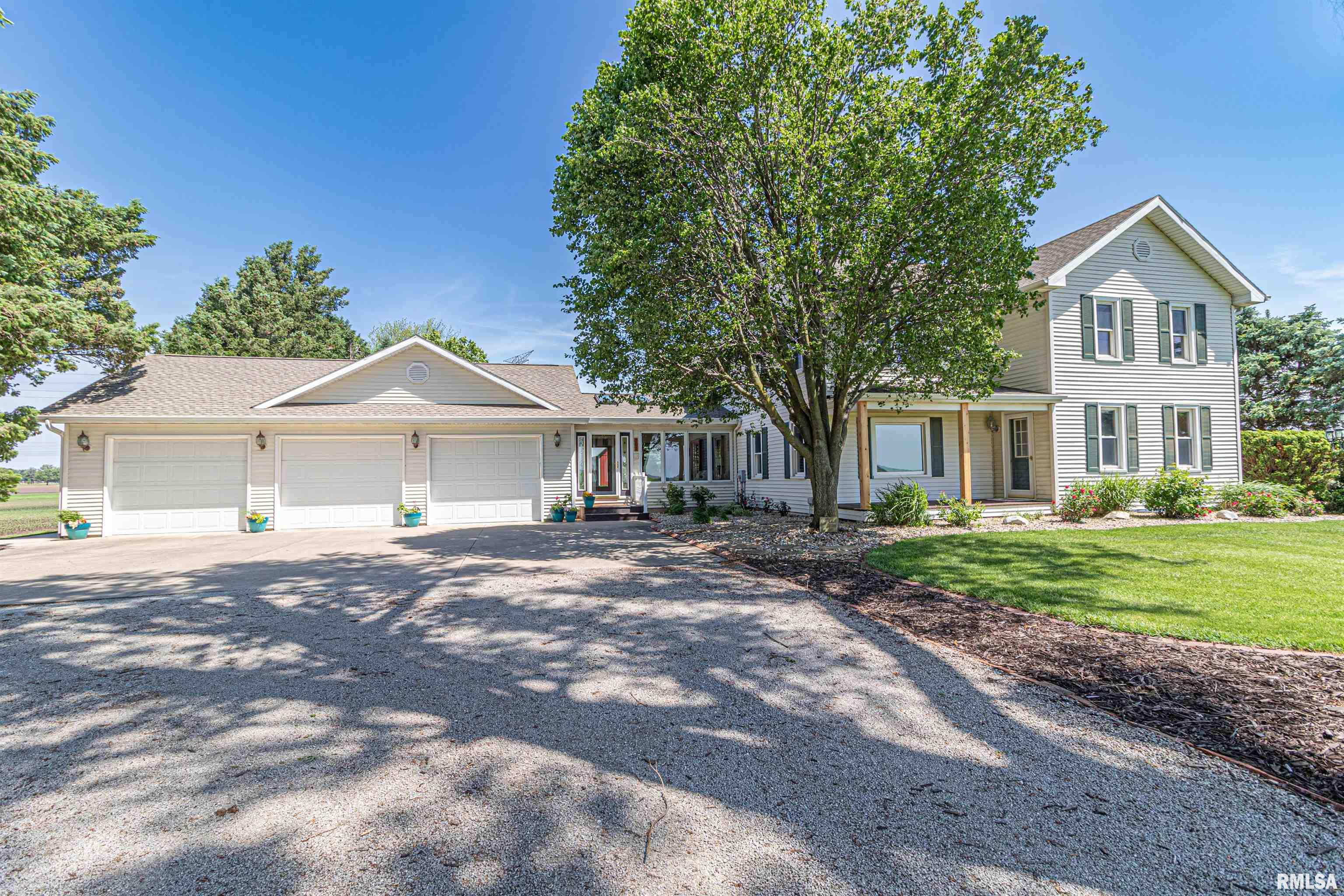 701 East Queenwood Road Morton, IL 61550 - Photo 1 of 57