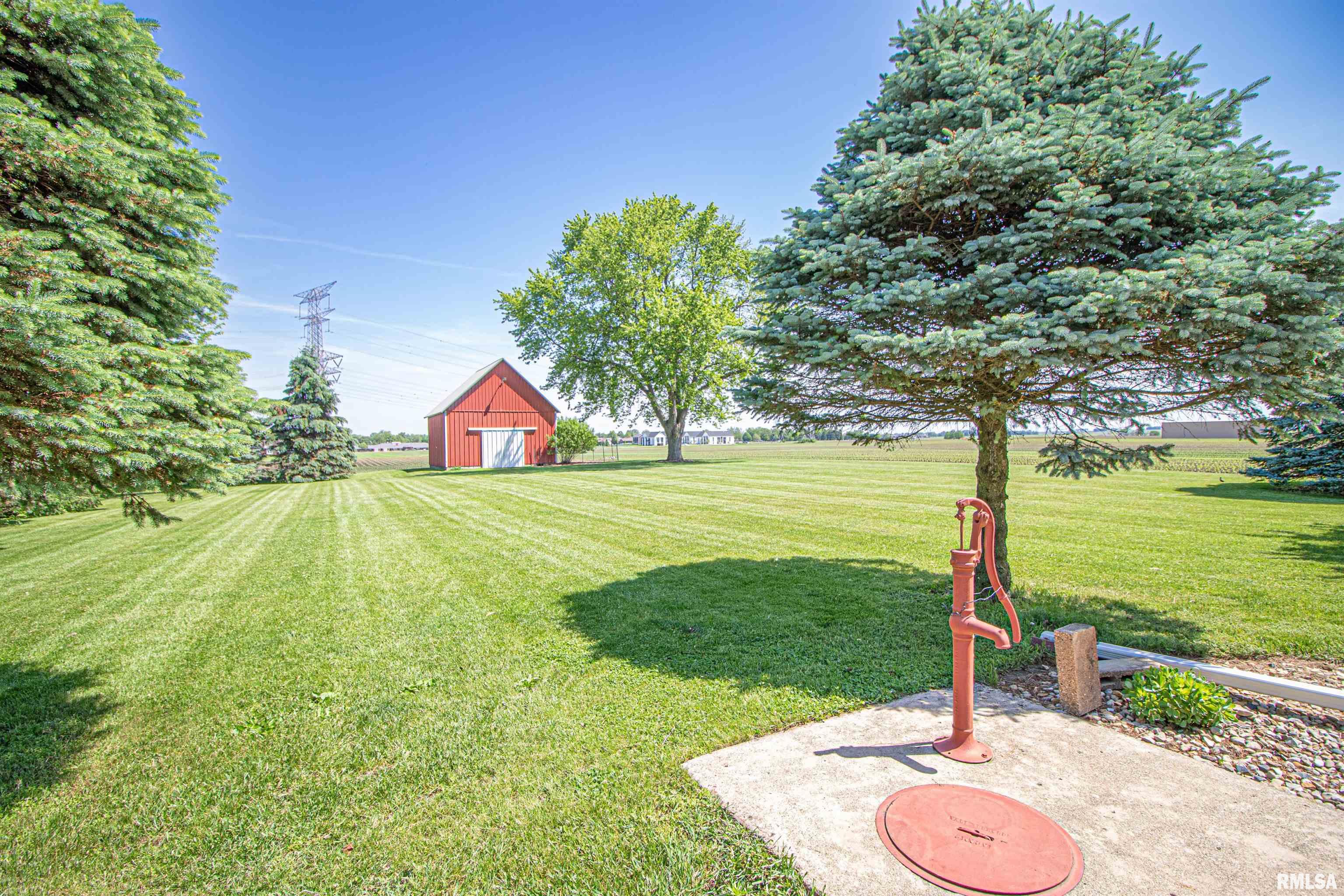 701 East Queenwood Road Morton, IL 61550 - Photo 11 of 57