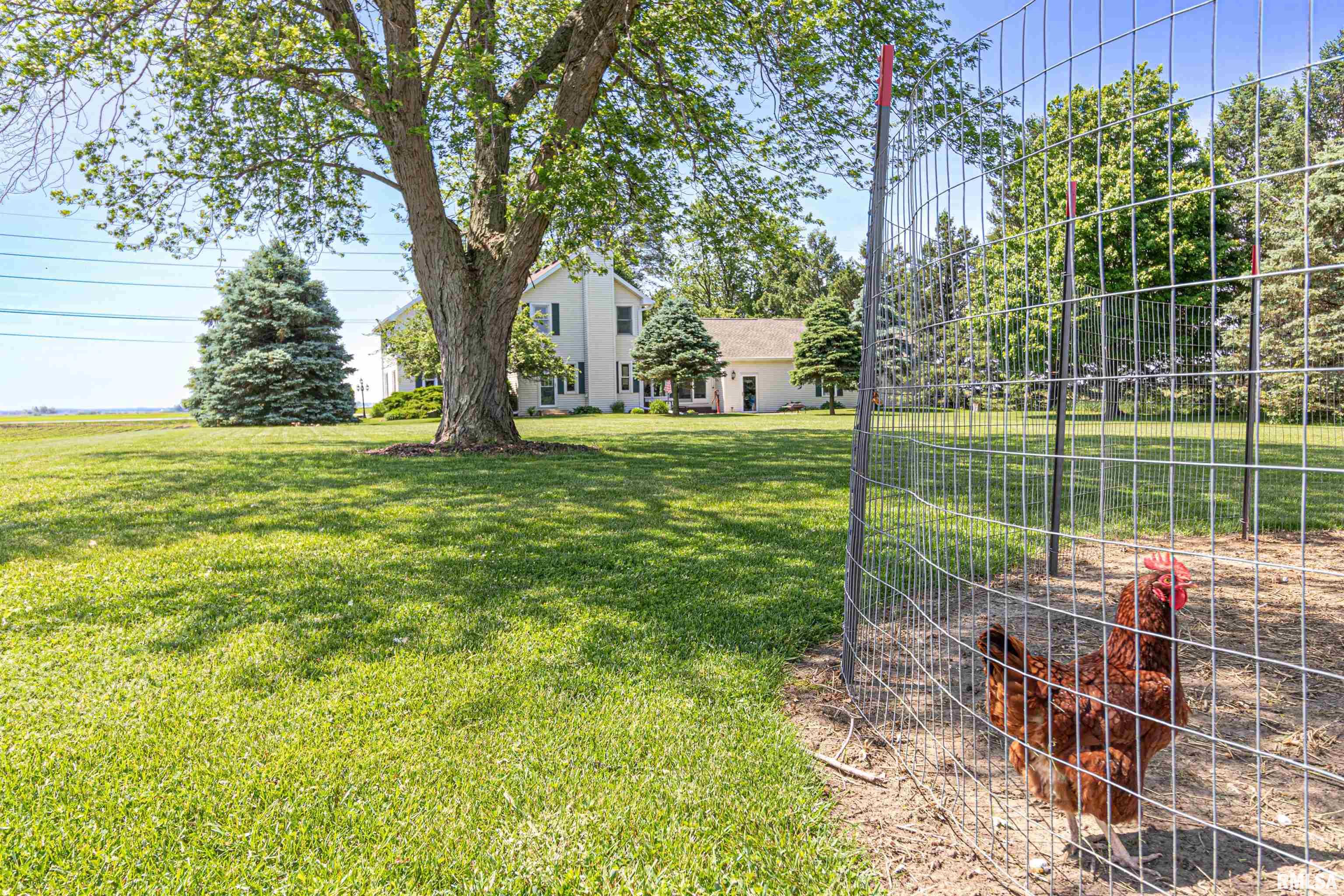 701 East Queenwood Road Morton, IL 61550 - Photo 12 of 57