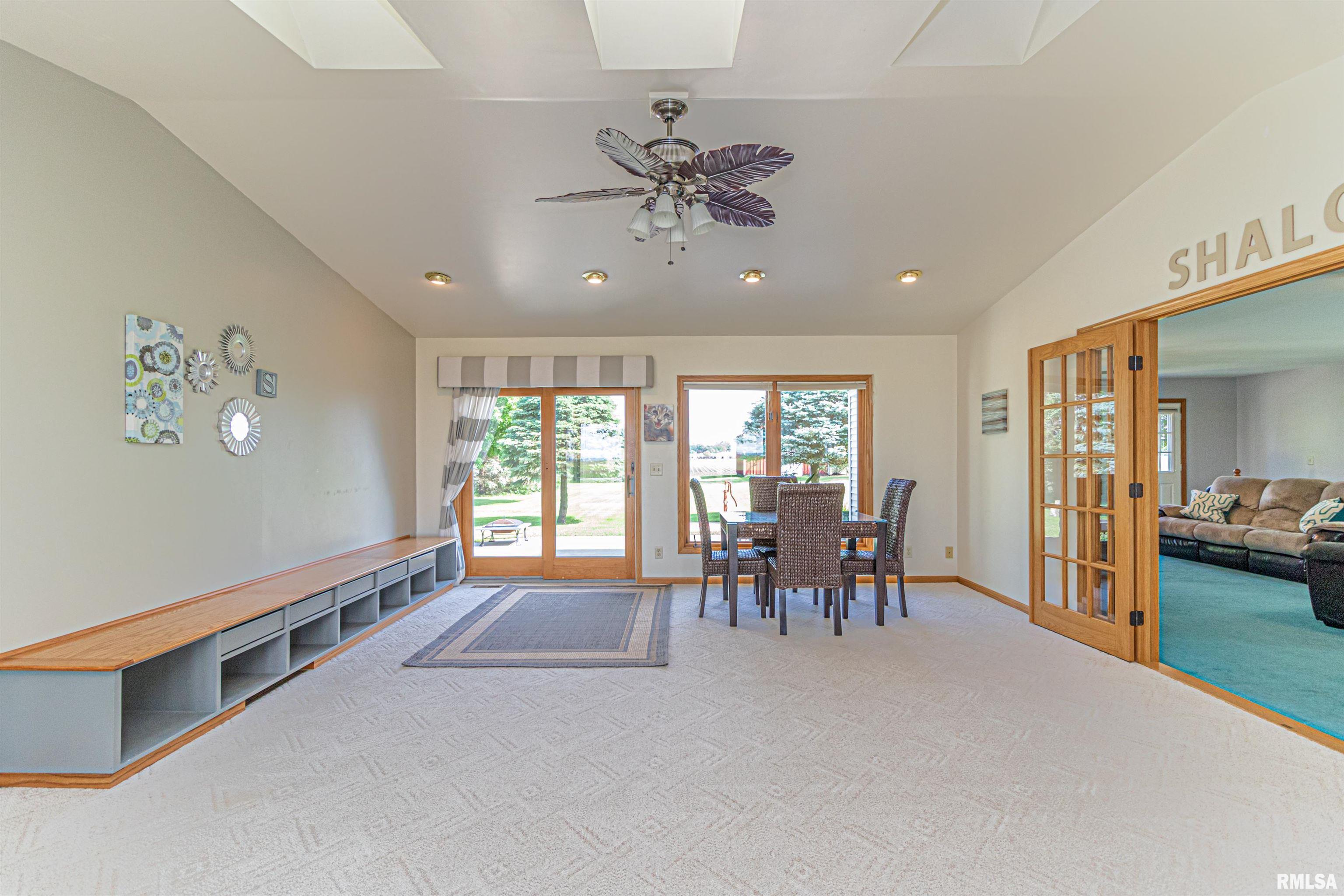 701 East Queenwood Road Morton, IL 61550 - Photo 16 of 57