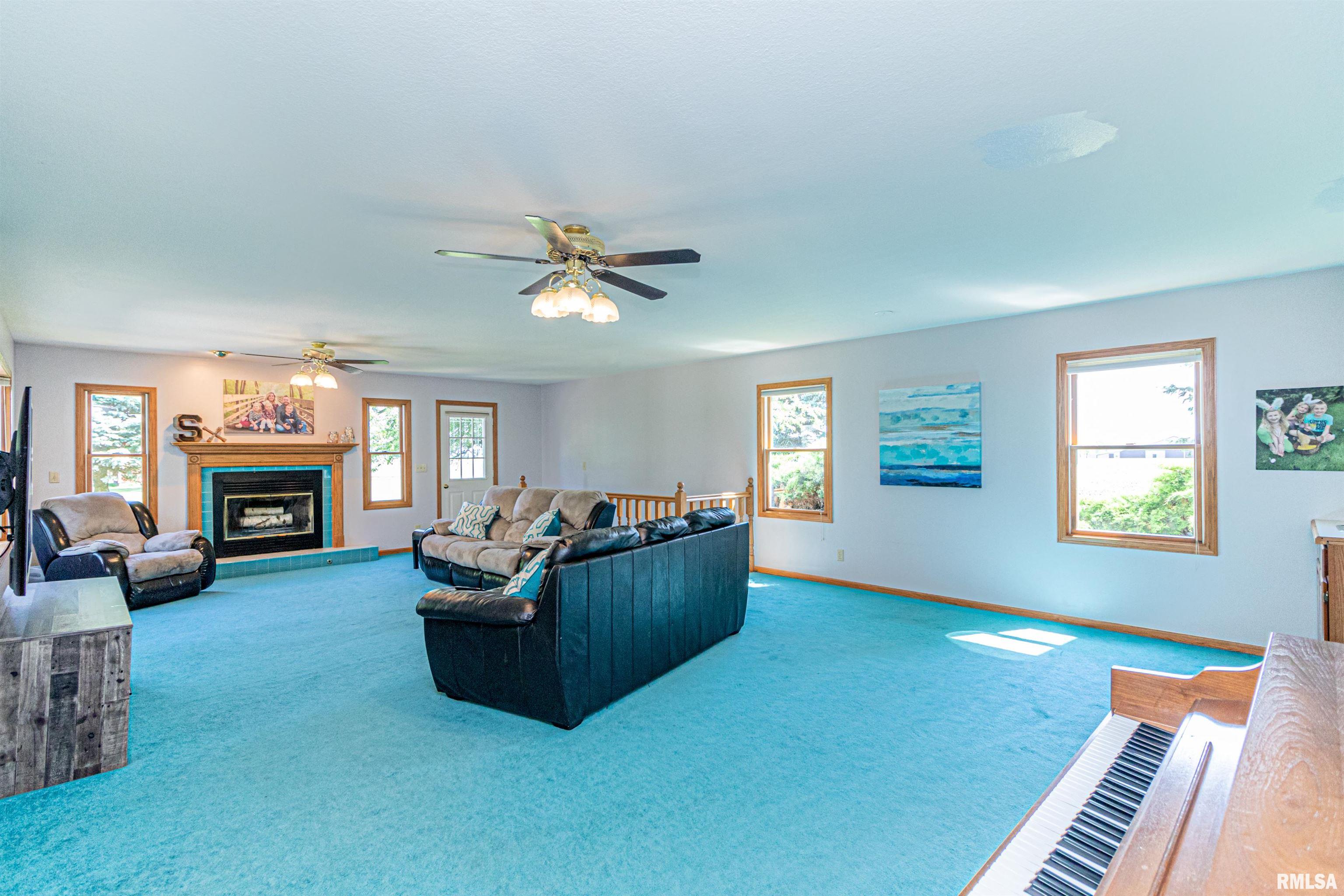 701 East Queenwood Road Morton, IL 61550 - Photo 20 of 57