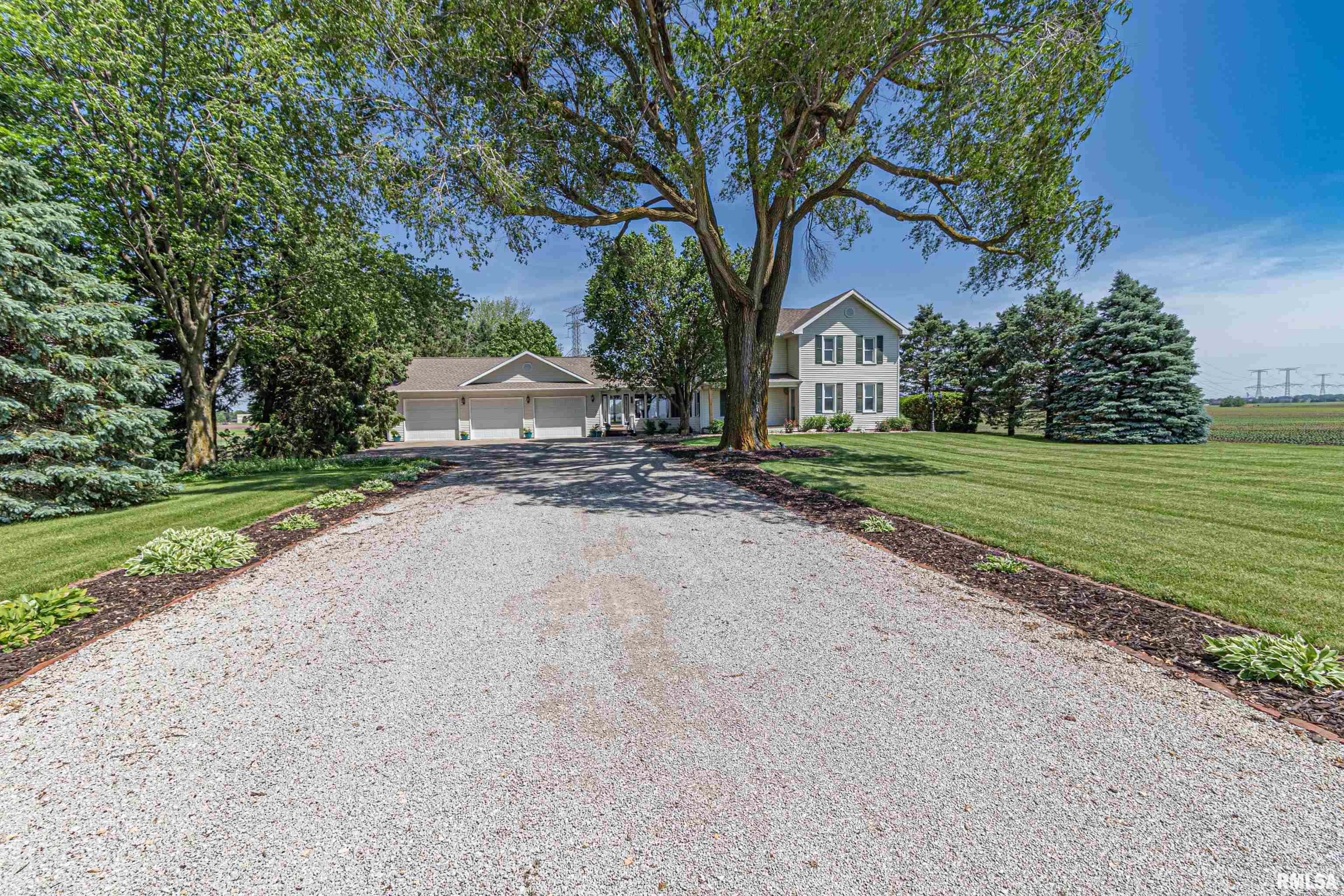 701 East Queenwood Road Morton, IL 61550 - Photo 2 of 57