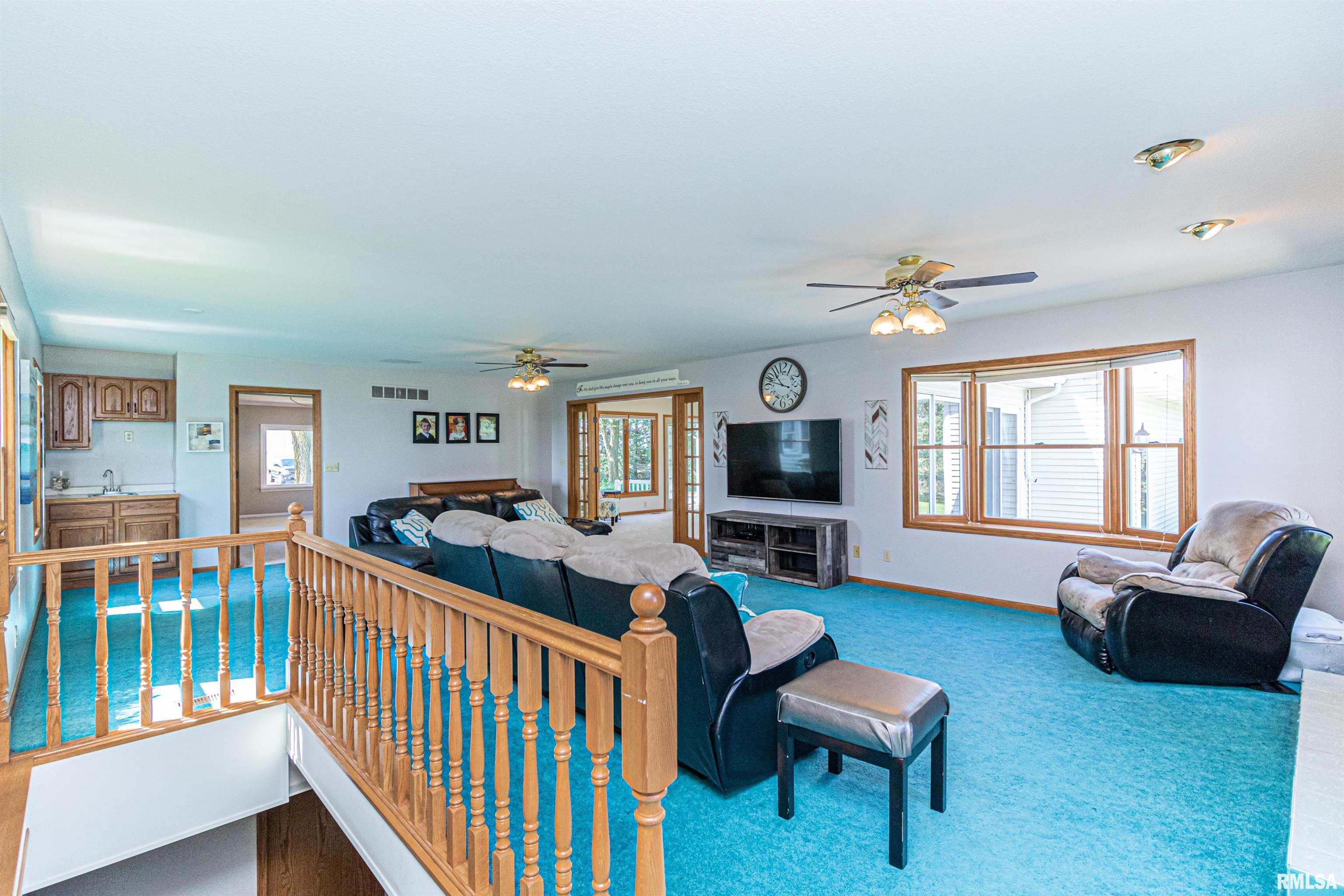 701 East Queenwood Road Morton, IL 61550 - Photo 22 of 57
