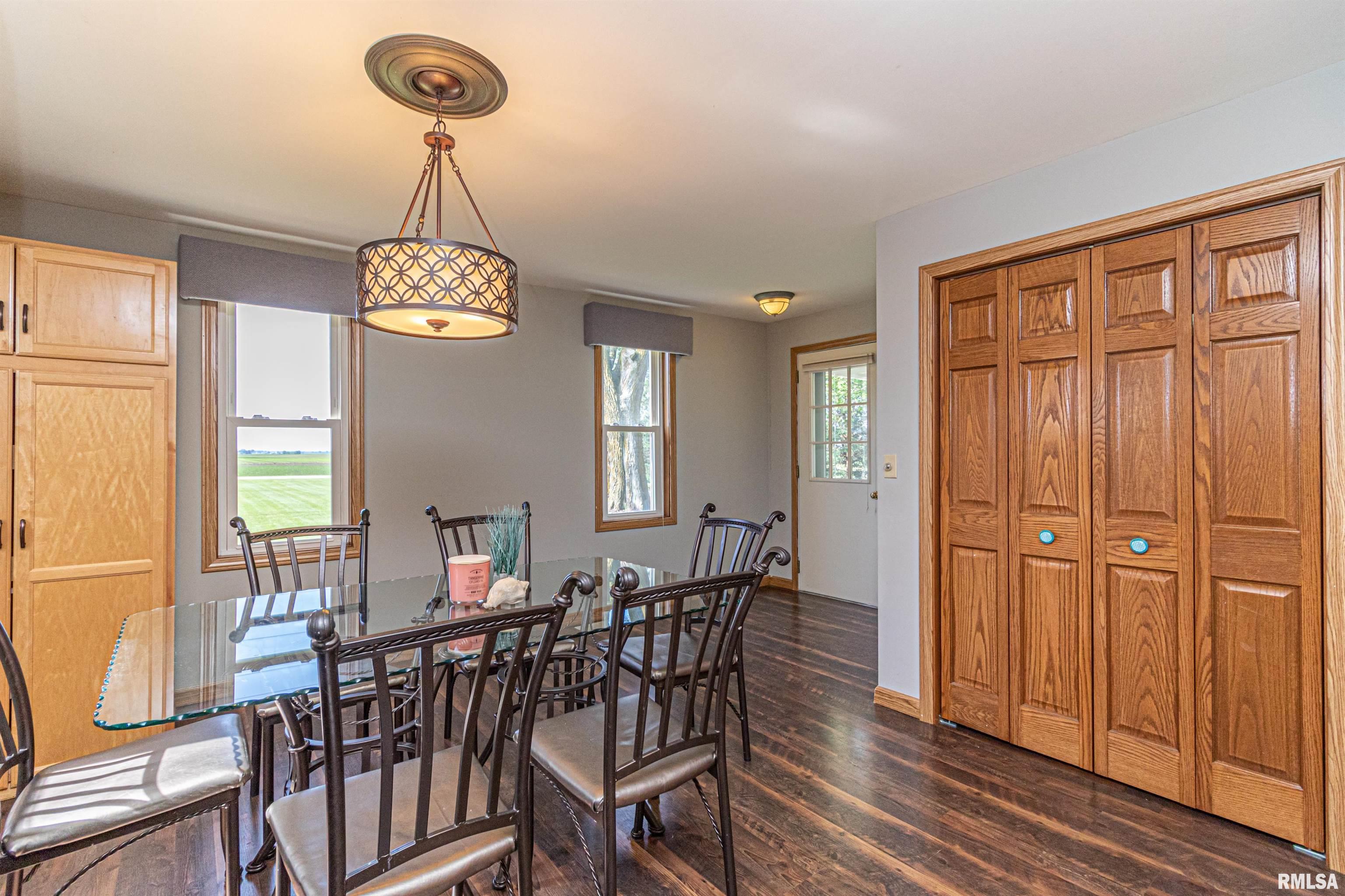 701 East Queenwood Road Morton, IL 61550 - Photo 27 of 57