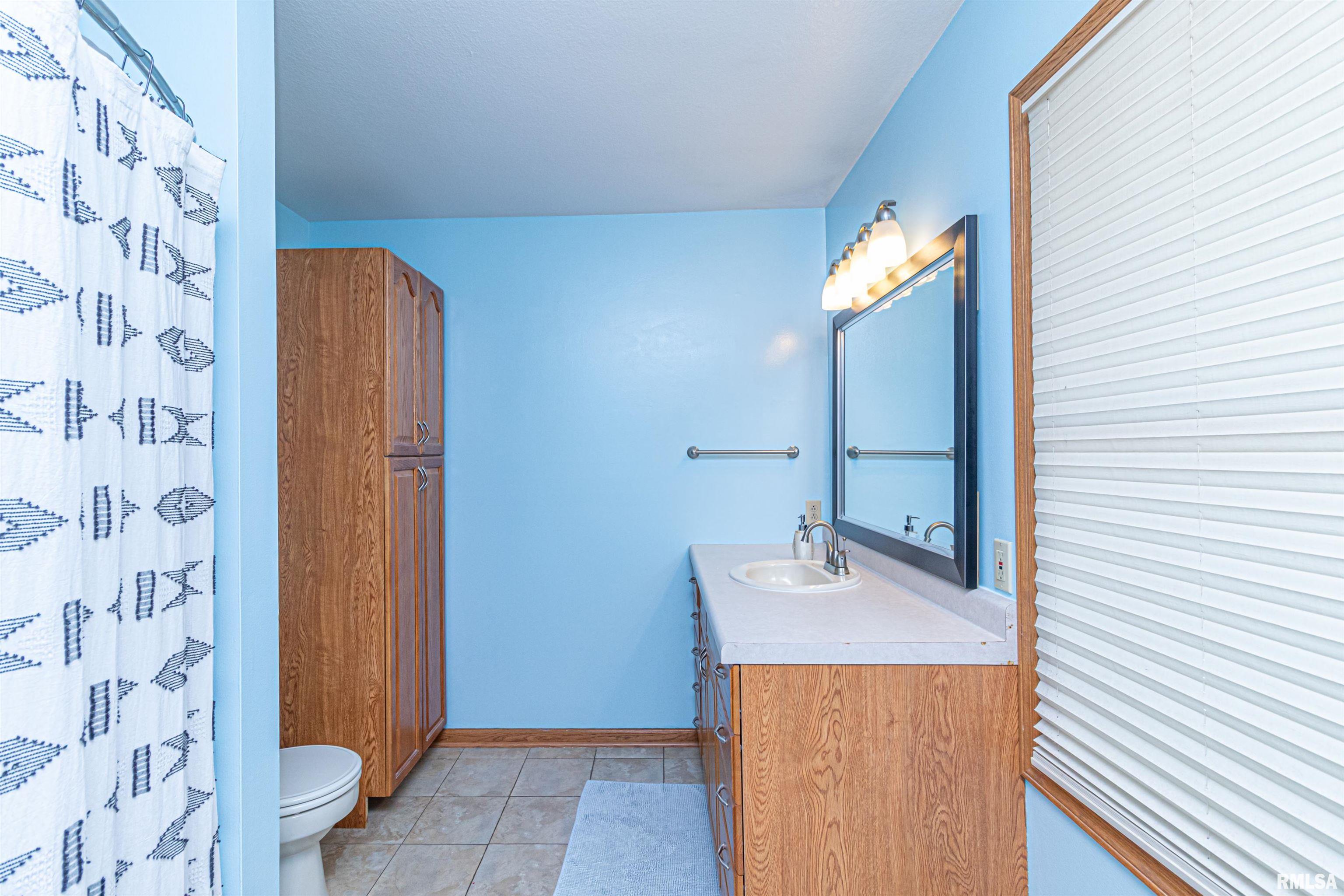 701 East Queenwood Road Morton, IL 61550 - Photo 38 of 57