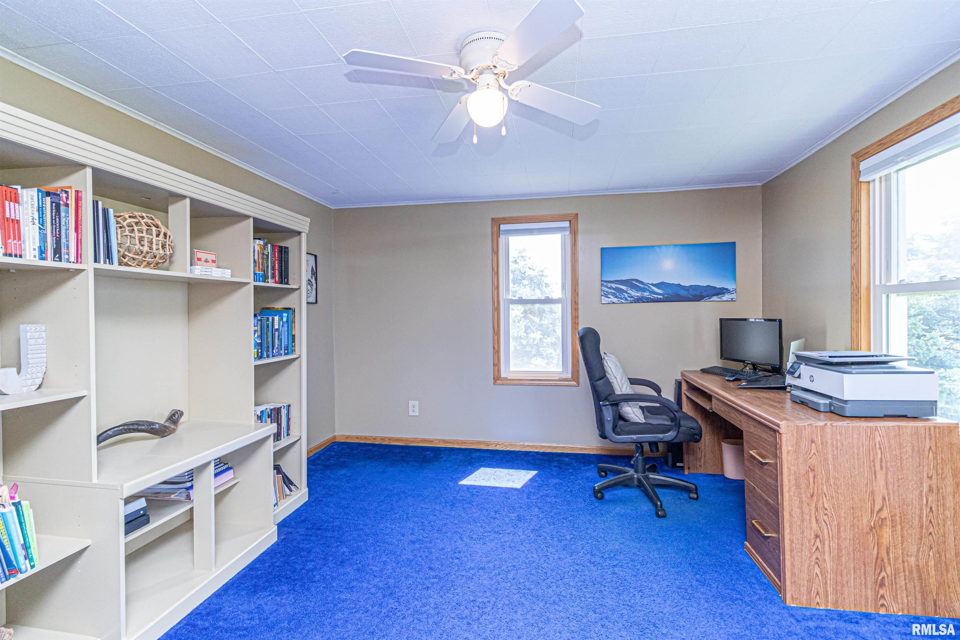 701 East Queenwood Road Morton, IL 61550 - Photo 44 of 57