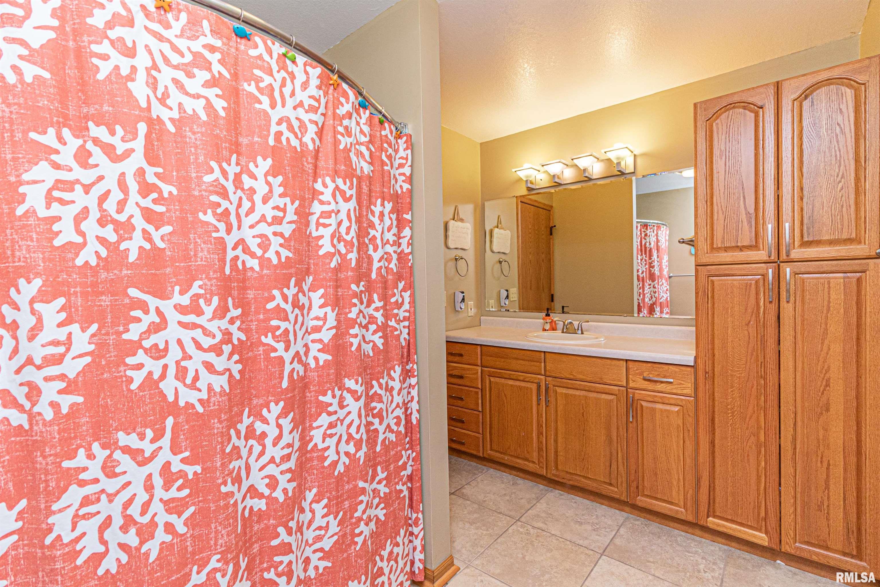 701 East Queenwood Road Morton, IL 61550 - Photo 47 of 57