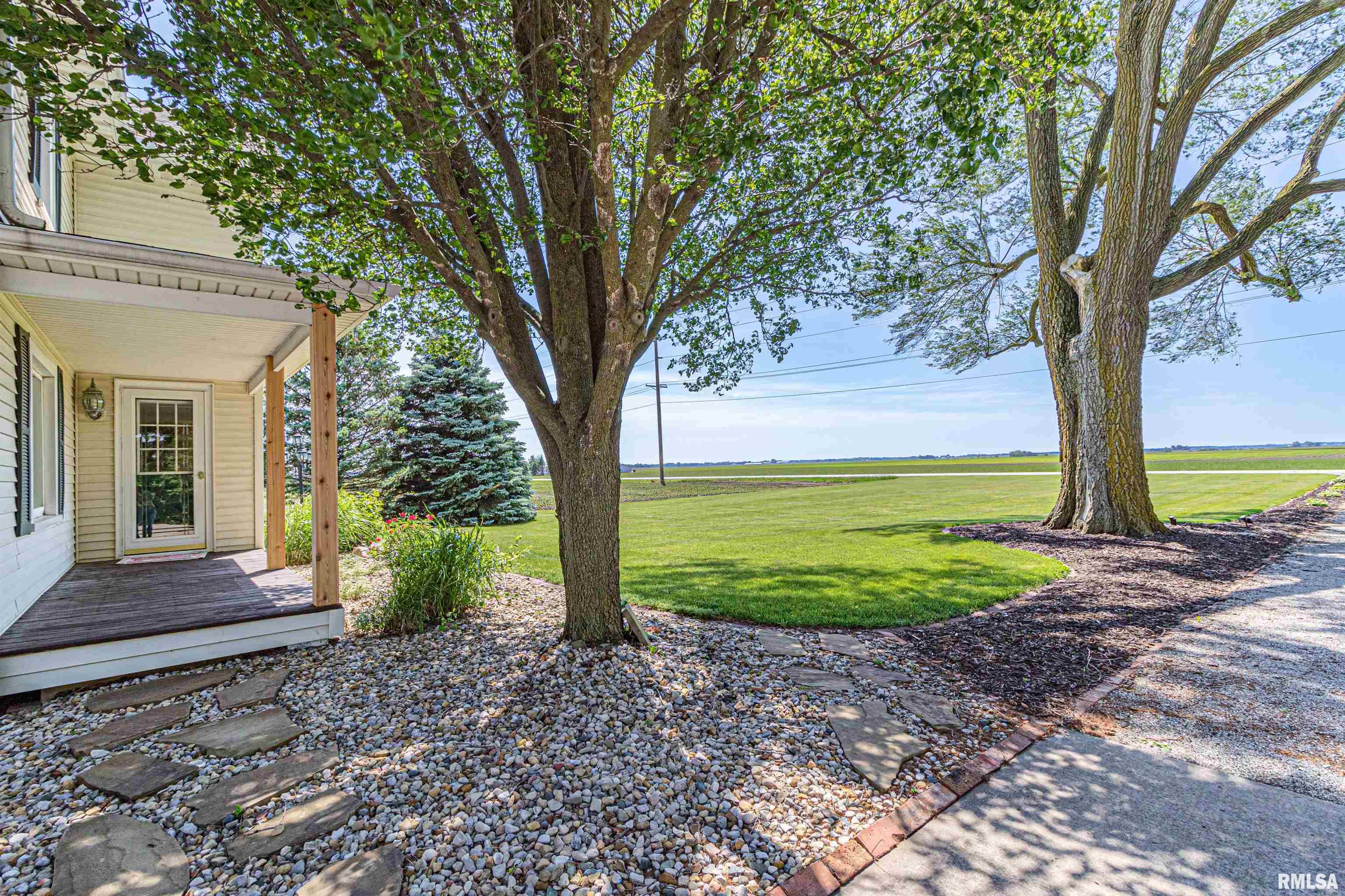 701 East Queenwood Road Morton, IL 61550 - Photo 8 of 57
