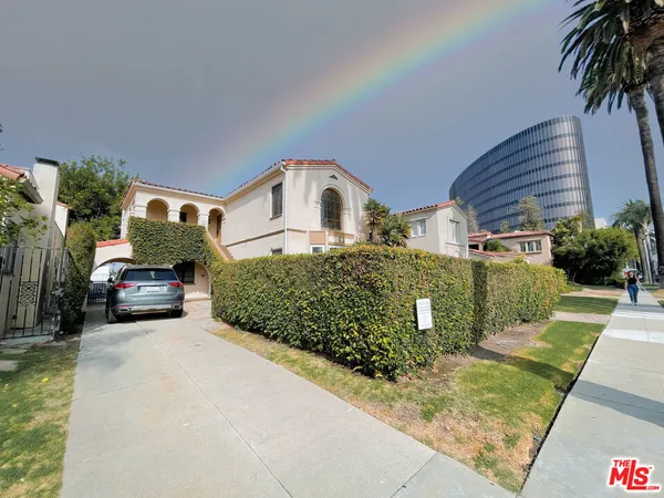 $4,995 | 219 South Hamilton Drive, Unit 2, Beverly Hills, CA 90211