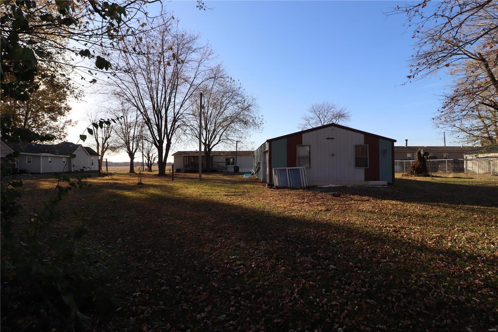 364 Cemetery Road Worden, IL 62097 - Photo 2 of 26