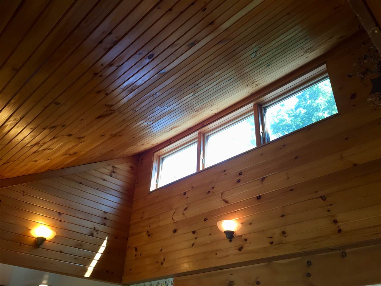 642 High Street Chester, VT 05143 - Photo 4 of 38