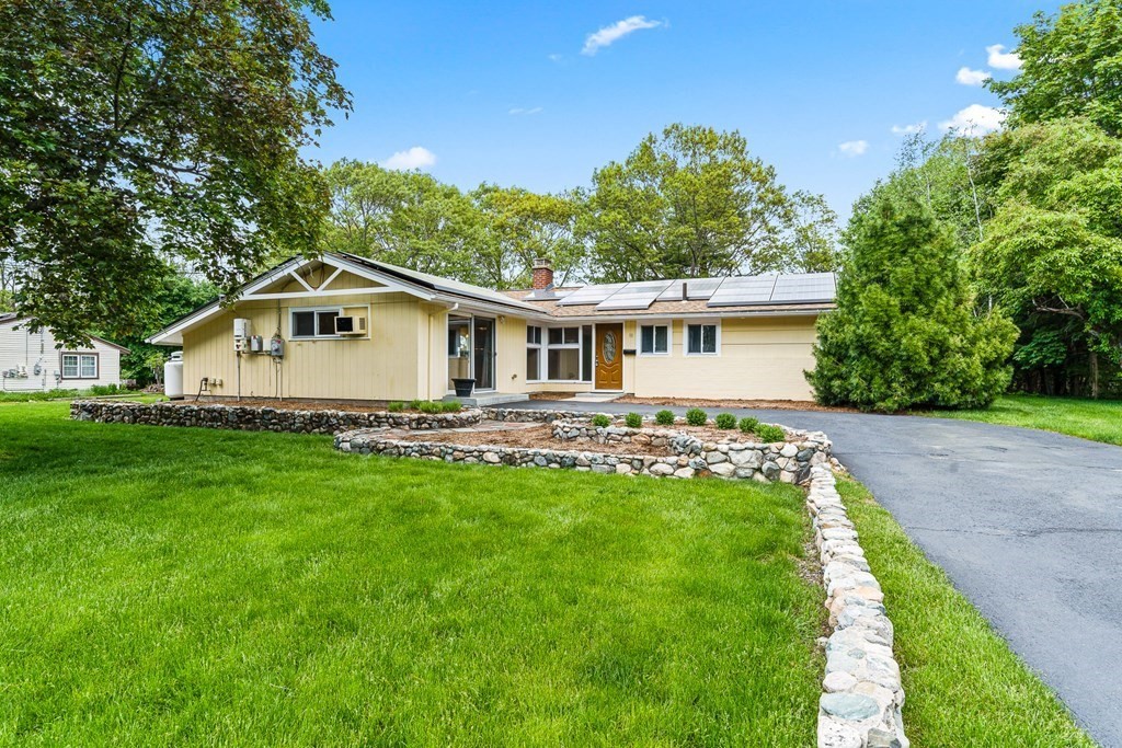 18 Daniels Road Framingham, MA 01701 - Photo 1 of 39 Gallery Image 1