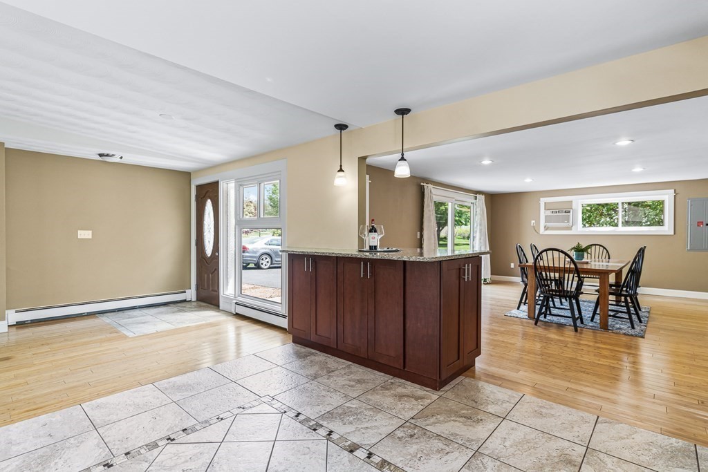 18 Daniels Road Framingham, MA 01701 - Photo 11 of 39 Gallery Image 11