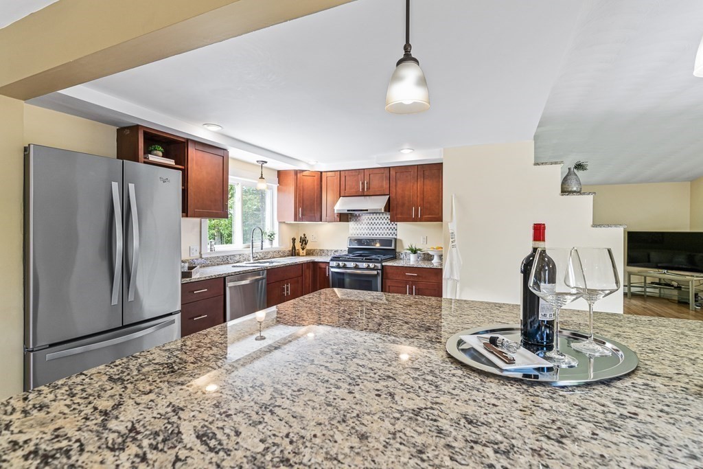 18 Daniels Road Framingham, MA 01701 - Photo 9 of 39 Gallery Image 9