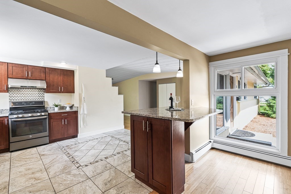 18 Daniels Road Framingham, MA 01701 - Photo 10 of 39 Gallery Image 10