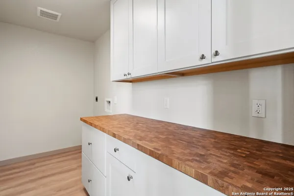 $665,000 | 301 Vip Drive, Canyon Lake, TX 78133