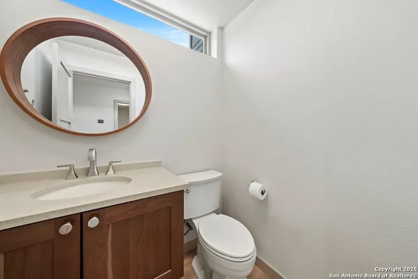 $665,000 | 301 Vip Drive, Canyon Lake, TX 78133