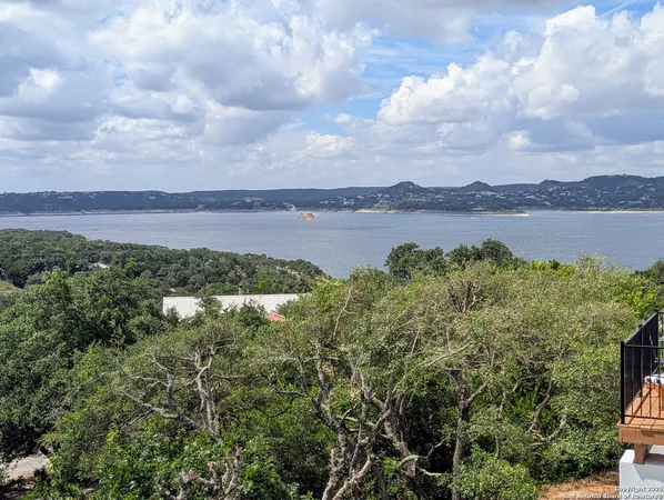 $665,000 | 301 Vip Drive, Canyon Lake, TX 78133