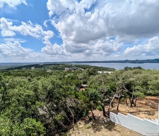 $665,000 | 301 Vip Drive, Canyon Lake, TX 78133