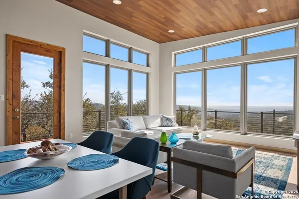 $665,000 | 301 Vip Drive, Canyon Lake, TX 78133