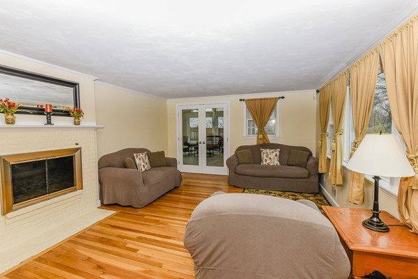 68 Ledgewood Road Dedham, MA 02026 - Photo 4 of 21 Gallery Image 4