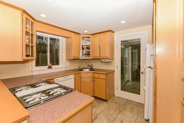 68 Ledgewood Road Dedham, MA 02026 - Photo 10 of 21 Gallery Image 10