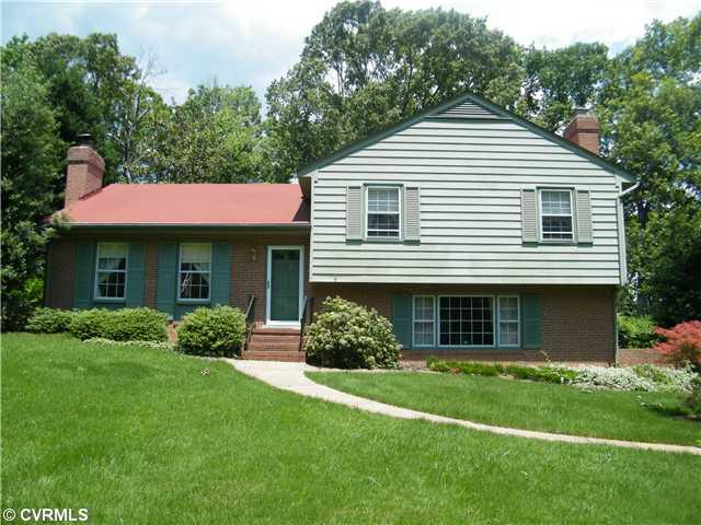 8342 Chelmford Road North Chesterfield, VA 23235 - Photo 1 of 12 Exterior Front - BEAUTIFUL BIG YARD, WONDERFUL HOME TO RAISE YOUR FAMILY