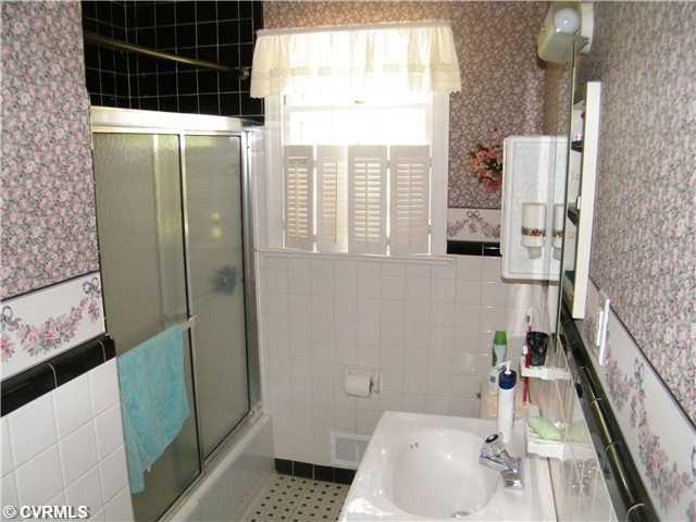 8342 Chelmford Road North Chesterfield, VA 23235 - Photo 12 of 12 Other - HALL BATH