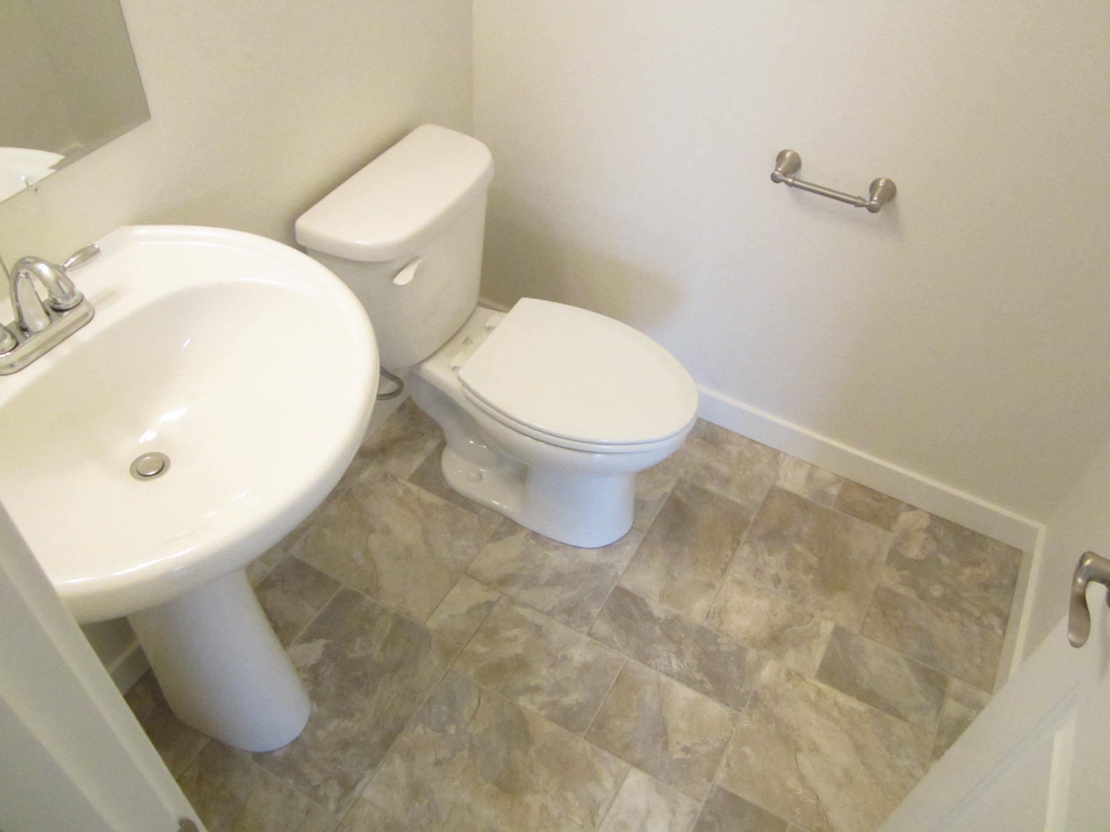 215 South C Street Phoenix, OR 97535 - Photo 19 of 23 217 C St For listing (28)