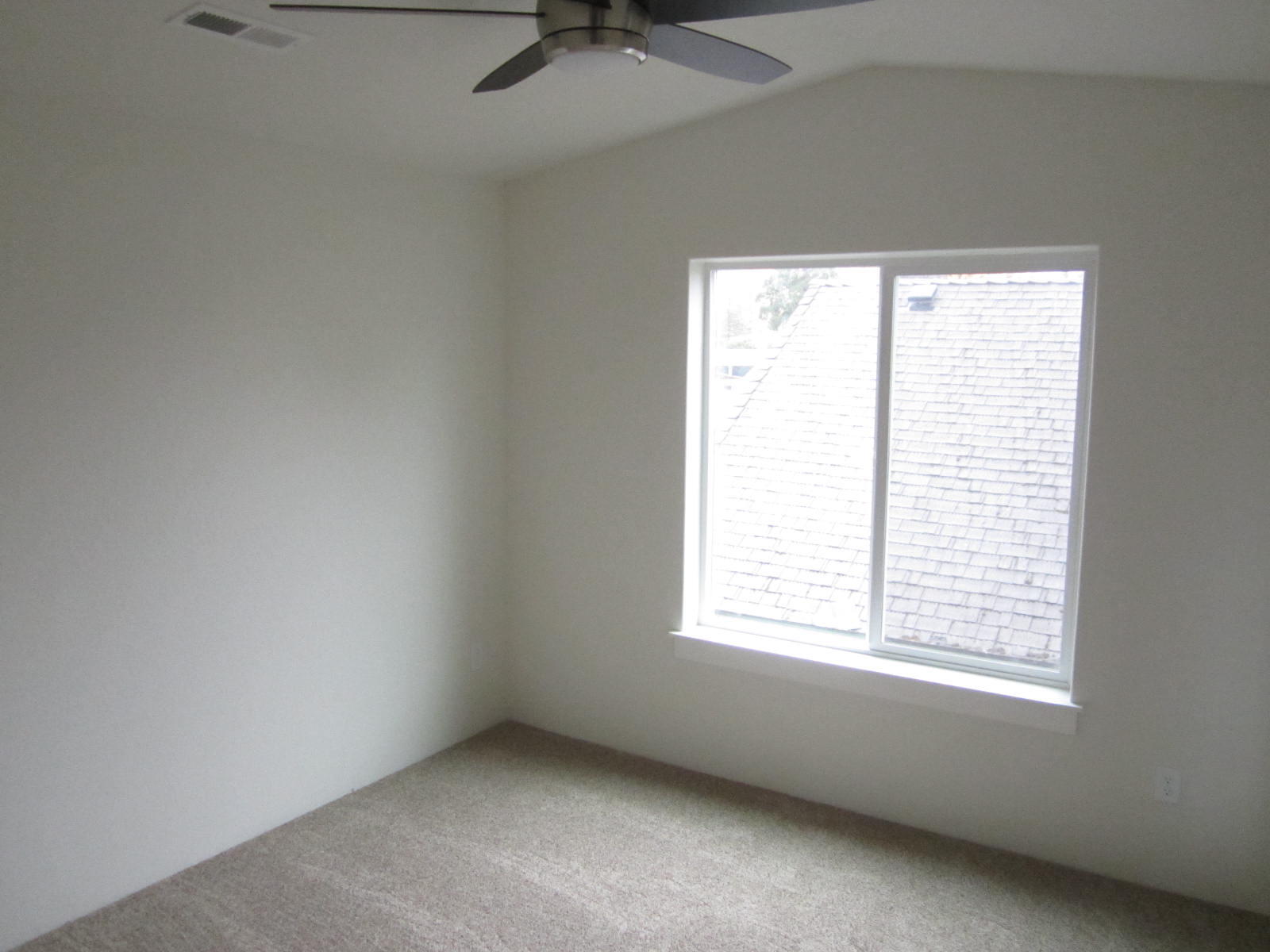 215 South C Street Phoenix, OR 97535 - Photo 20 of 23 217 C St For listing (32)